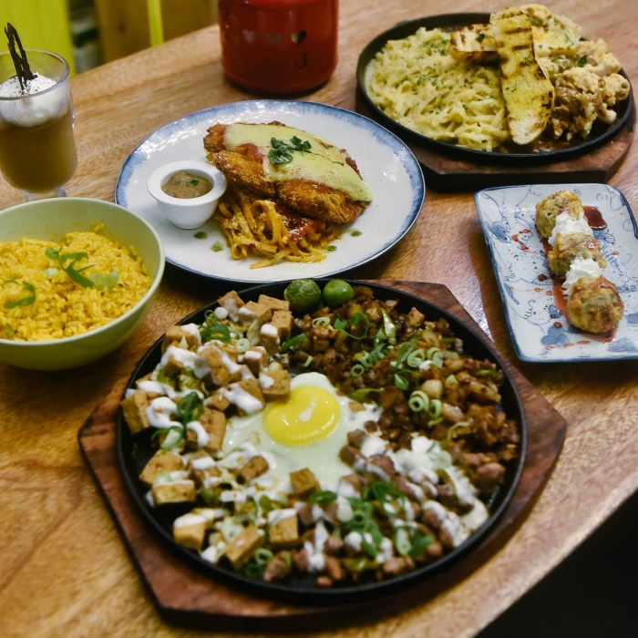 restaurants in las pinas, where to eat in las pinas, cavite restaurants, where to eat in cavite, dasmarinas, filipino food, filipino recipes, malaysian food, cafe, coffee beans