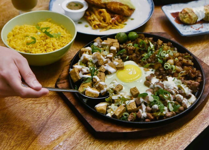 restaurants in las pinas, where to eat in las pinas, cavite restaurants, where to eat in cavite, dasmarinas, filipino food, filipino recipes, malaysian food, cafe, coffee beans