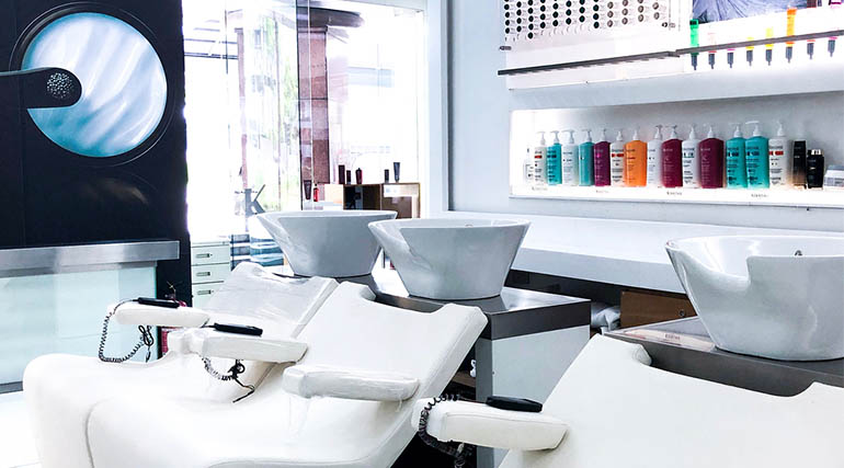 salon-esa-washing chairs