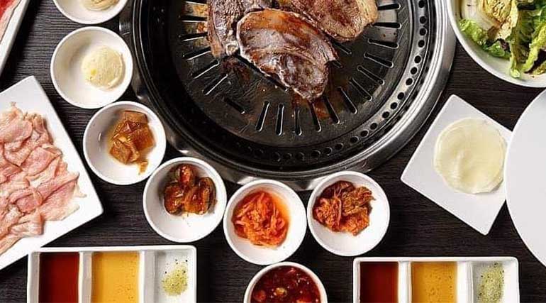 charcoal-grill-steaks-sides-sauces
