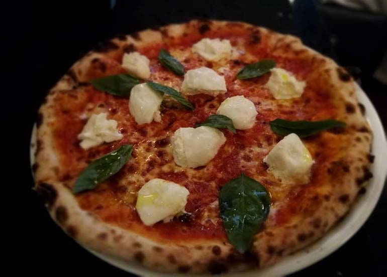 margherita-pizza-with-fresh-mozarella