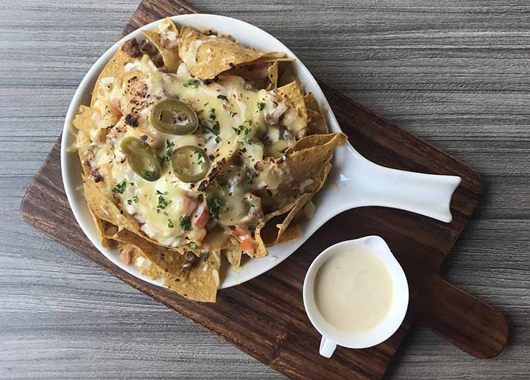 nachos, cheese, jalapenos