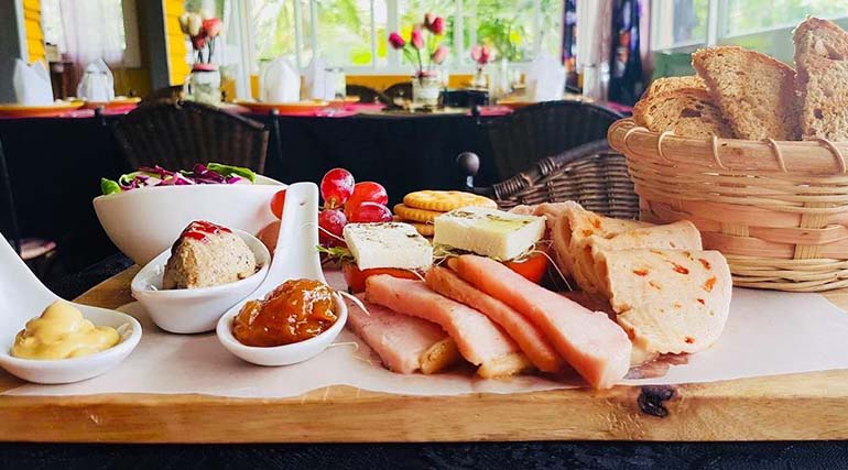 vieux-chalet-philippines-restaurants-in-antipolo