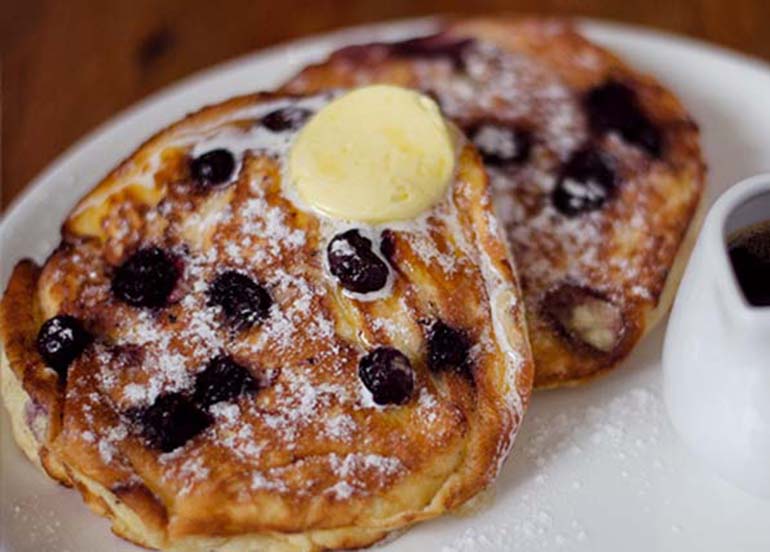 chocolate-chip-pancakes