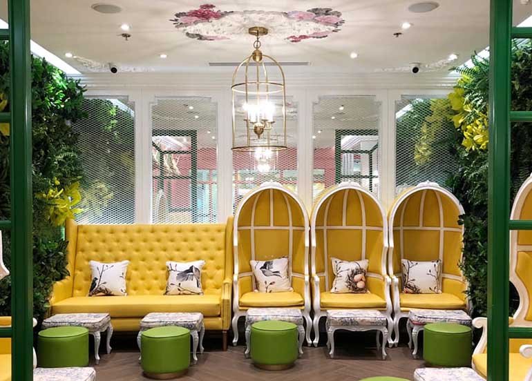 yellow-lounge-chairs