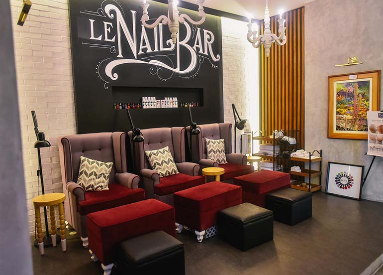 nail-bar