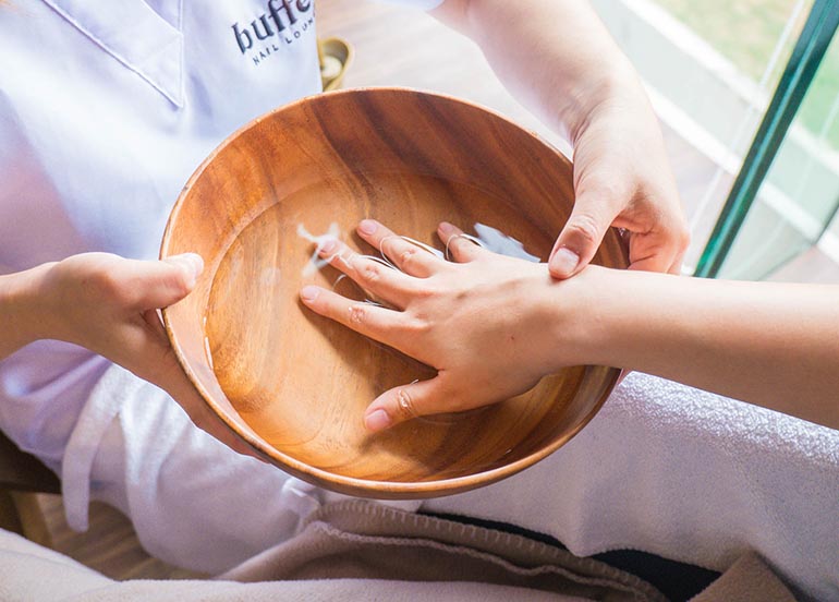 hand-moisturizing-soak