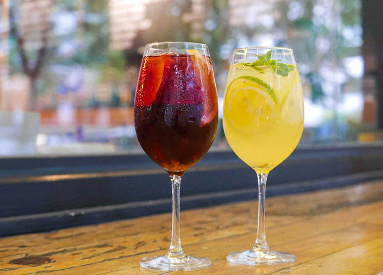 white-sangria-red-sangria