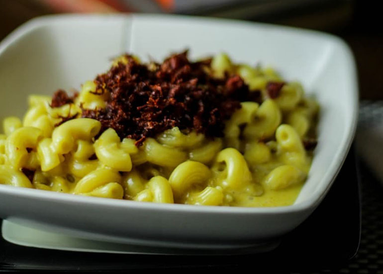 Corned Beef Mac and Cheese from Salamangka
