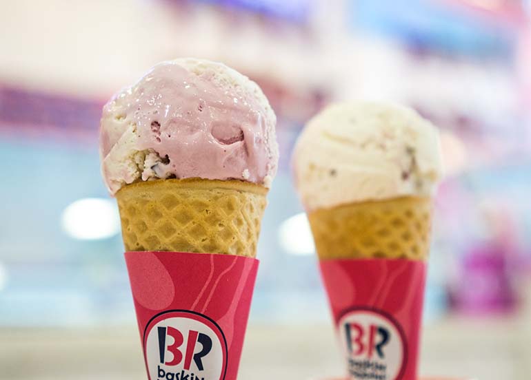 white-chocolate-raspberry-ice-cream