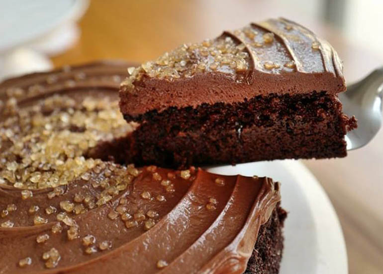 salted-caramel-cake