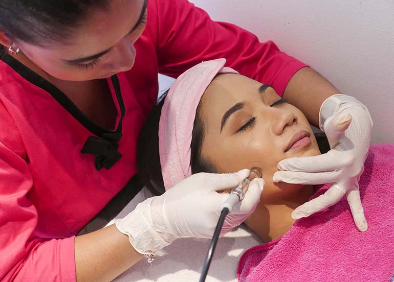 Collagen Facial + Diamond Peel