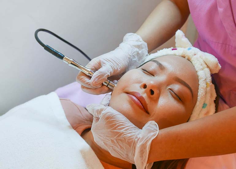 Affordable Diamond Peel Facials That'll Fit Your Budget | Booky