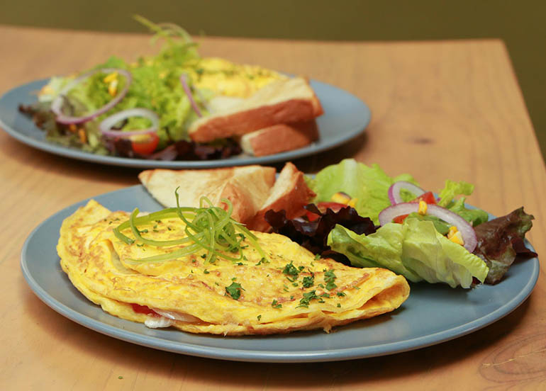 Spinach Mushroom Omelette from Sunnies Cafe