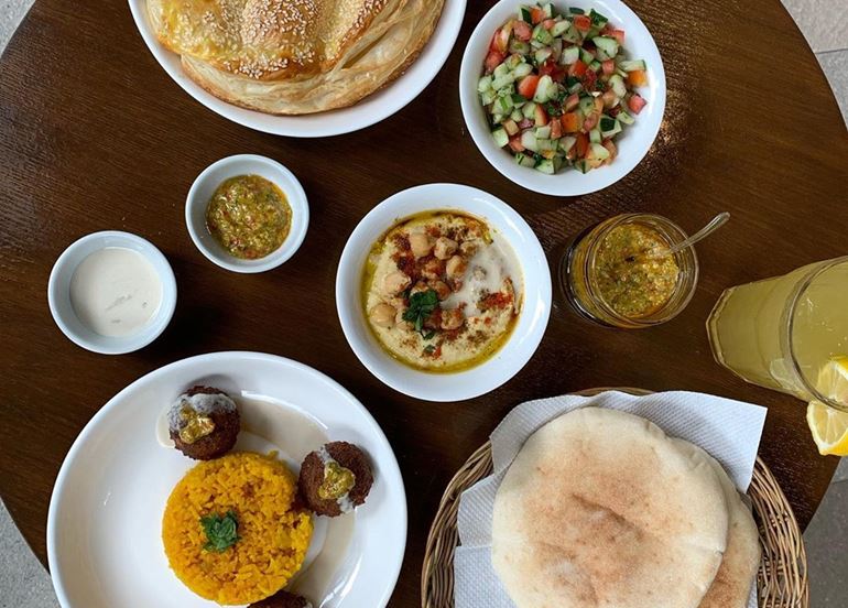 hummus-pita-platter