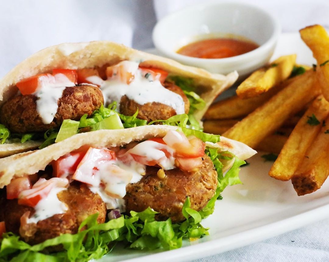 vegan-falafel-sandwich
