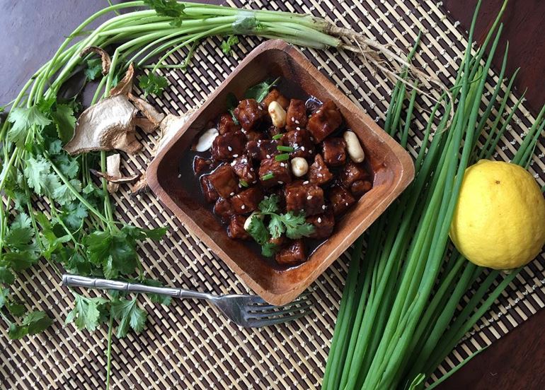 vegan-teriyaki-tempeh-bowl