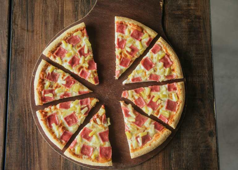 big guys pizza hawaiian