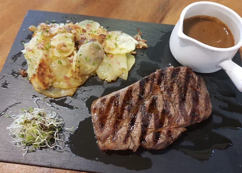 steak-and-chips