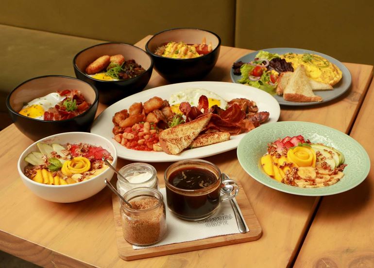 sunnies-table-spread