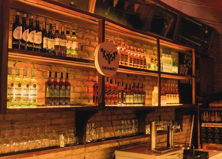 senior-pollo-bar-interiors