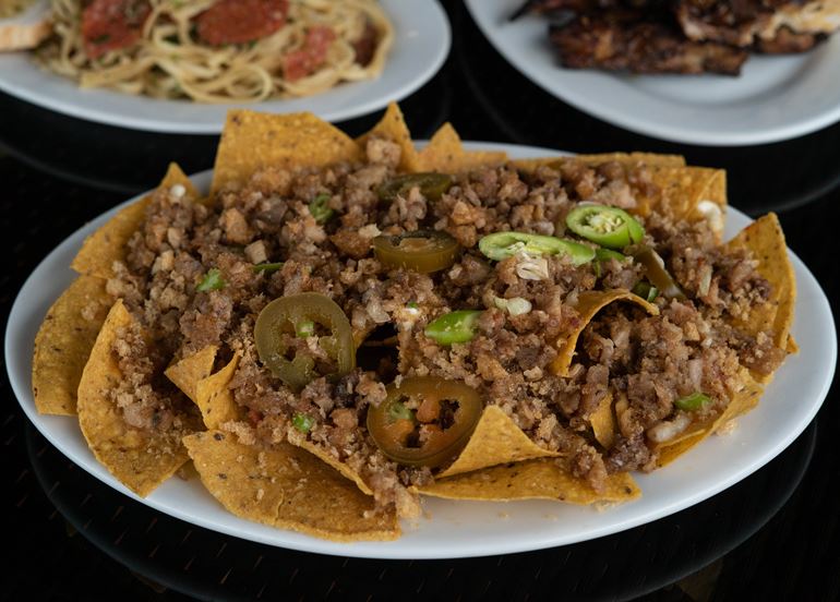 sisig-nachos