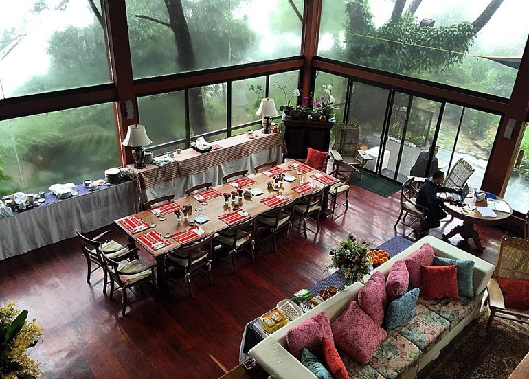 Mamas Table Interior