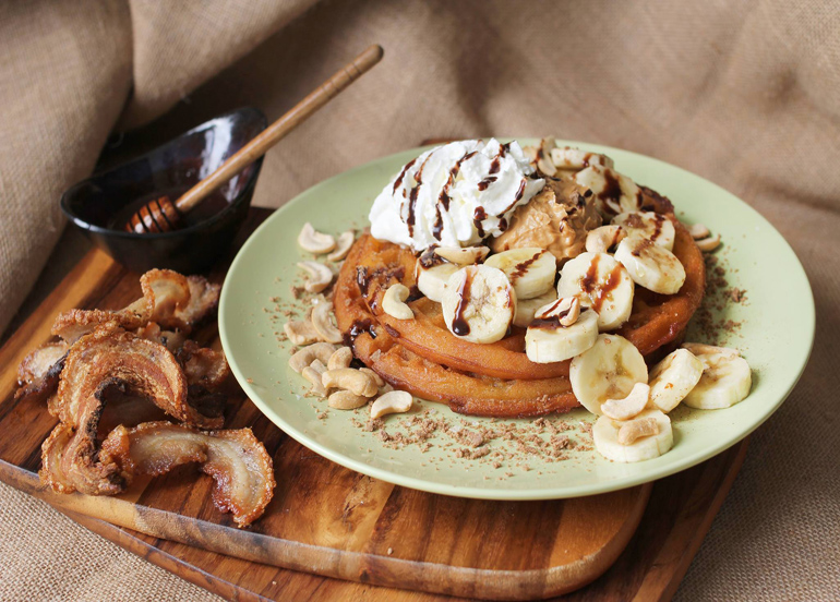 Tsokolateria Churro Waffle