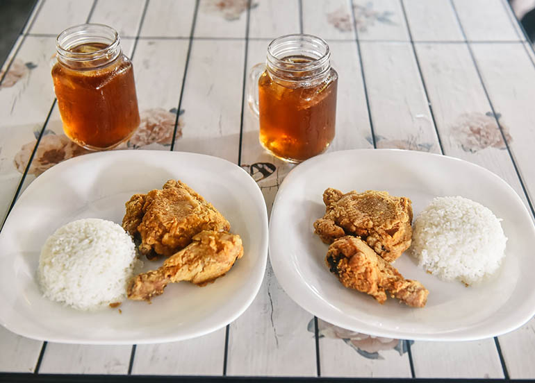 Fried Chicken and Iced tea from Angus Tapa Centrale