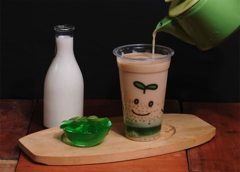 Milk Tea with Aloe Jelly and Sago from Hui Lau Shan