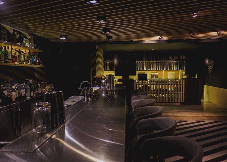 bar