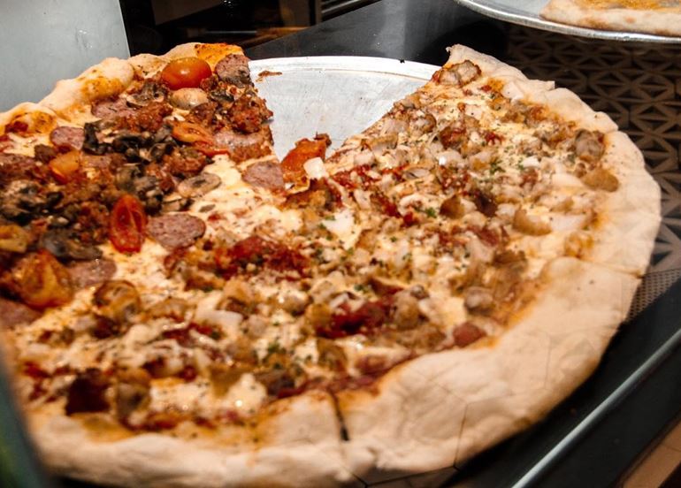 meat-pizza