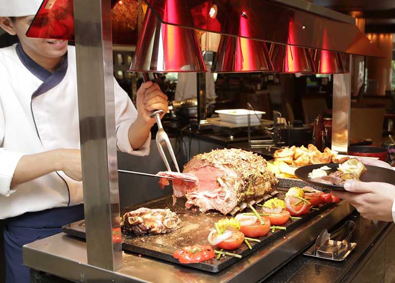 Carving Station of U.S. Prime Rib at Cricles Event Cafe