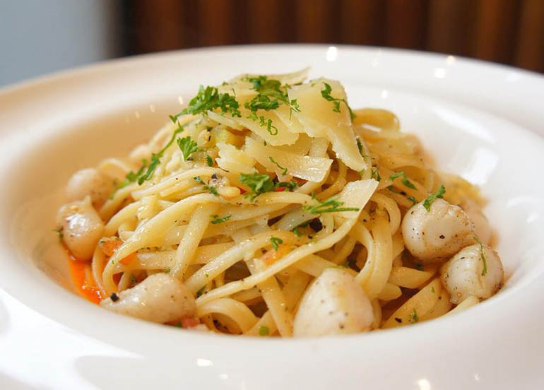 Grilled Local Scallops with Aglio Olio Linguini and Tomato Coulis from Brasserie Sagana