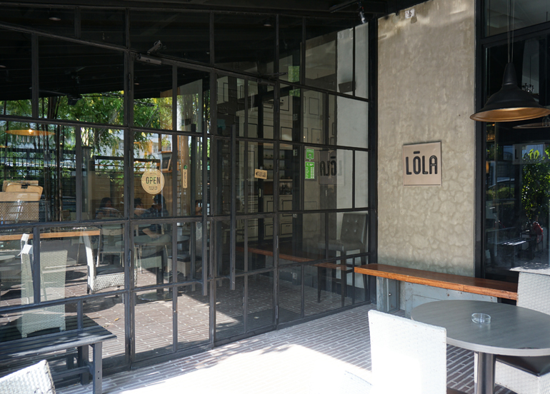 Lola Cafe+Bar Exterior