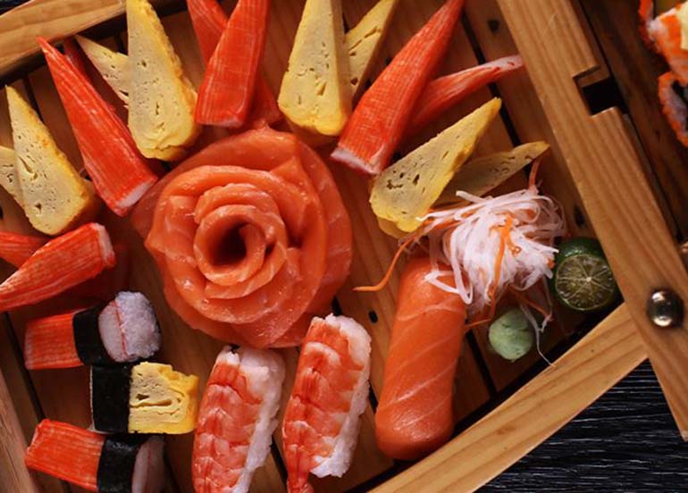 sushi-boat