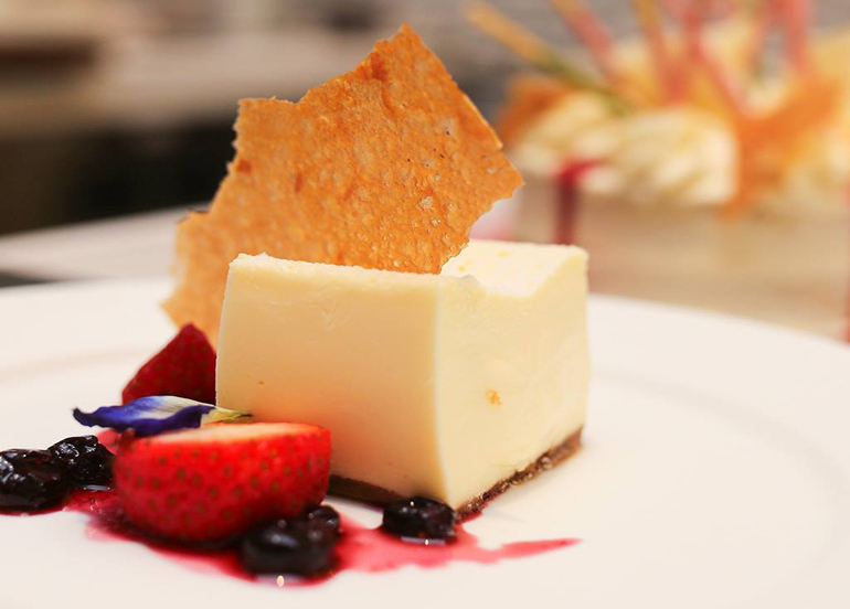 Cheesecake with sugarwork from High Street cafe