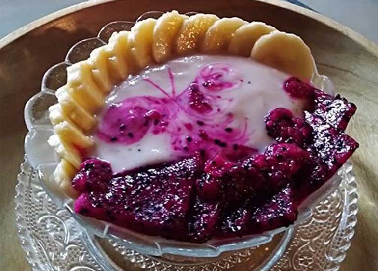 Fresh Fruits (Banana and Dragonfruit) with Yogurt from Yomichee