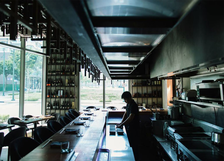 Mecha Uma interior and bar