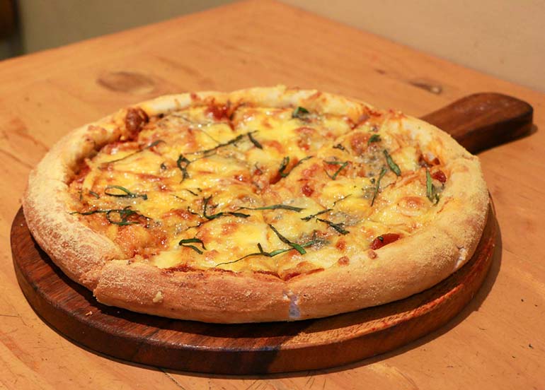 Petite Quattro Formaggio from Gumbo