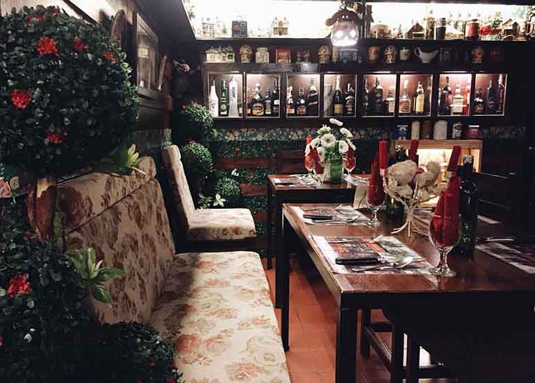 Dining Area but from Casa Renato