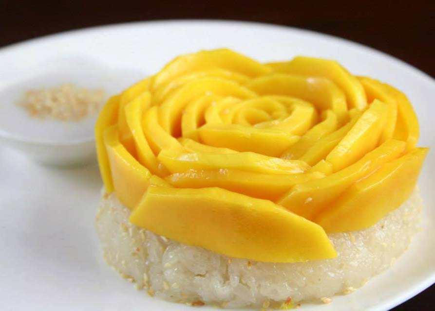 mango-petals-with-sticky-rice