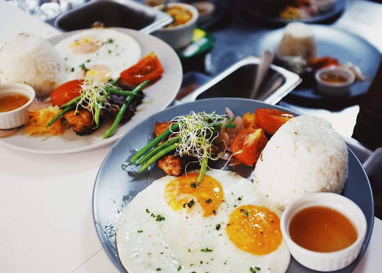 eggs for breakfast cafe