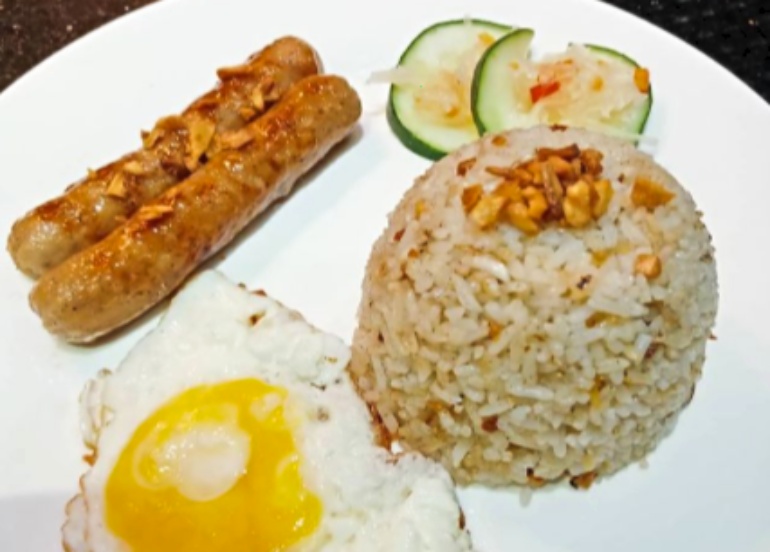 ziba wellness cafe chicken longganisa silog