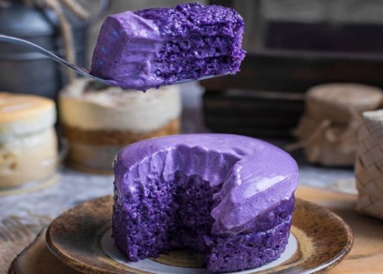 leches bakery ube quatro leches