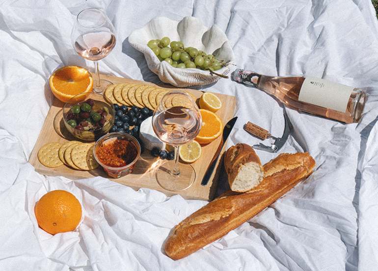 Your Guide to Planning the Perfect Picnic Booky